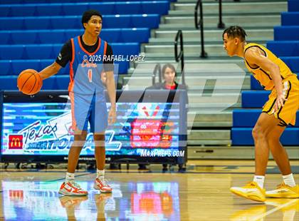 Thumbnail 1 in Brennan vs. Grand Oaks (McDonald's Texas Invitational) photogallery.