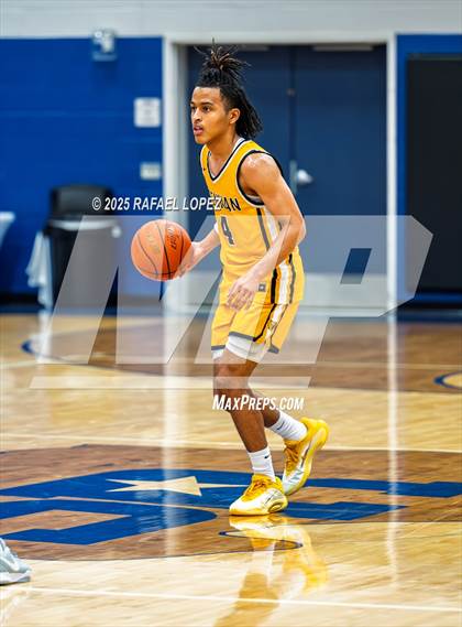 Thumbnail 1 in Brennan vs. Grand Oaks (McDonald's Texas Invitational) photogallery.