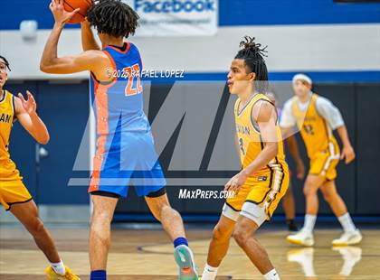Thumbnail 2 in Brennan vs. Grand Oaks (McDonald's Texas Invitational) photogallery.