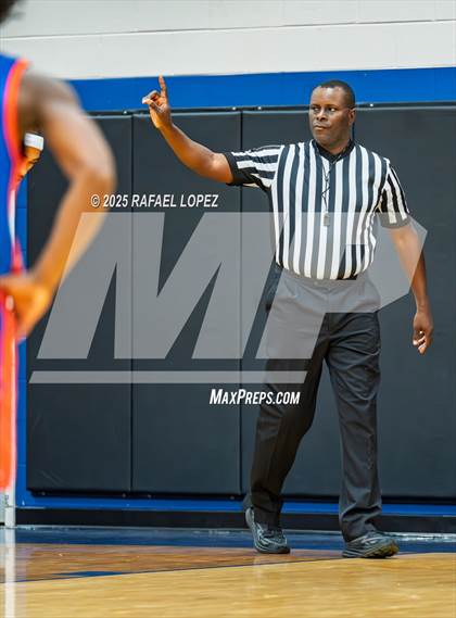 Thumbnail 1 in Brennan vs. Grand Oaks (McDonald's Texas Invitational) photogallery.