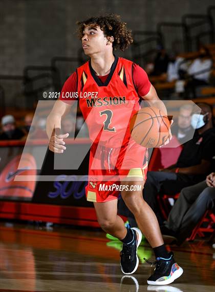 Thumbnail 3 in Los Alamitos vs. Mission Viejo (Mater Dei Extravaganza) photogallery.