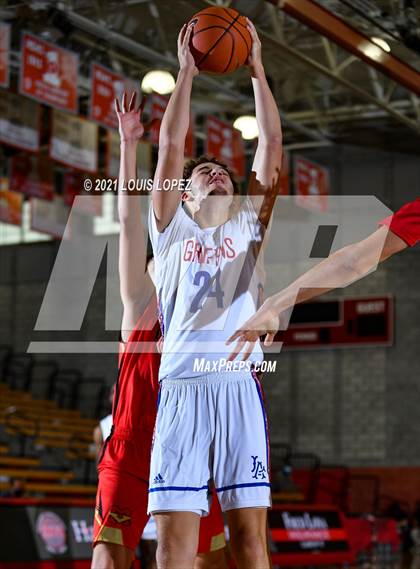 Thumbnail 2 in Los Alamitos vs. Mission Viejo (Mater Dei Extravaganza) photogallery.