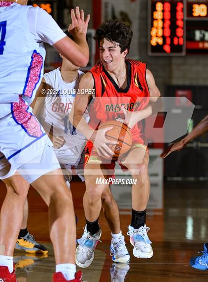 Thumbnail 2 in Los Alamitos vs. Mission Viejo (Mater Dei Extravaganza) photogallery.