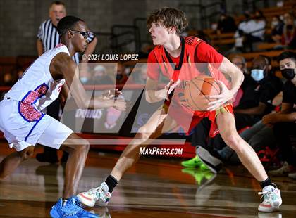 Thumbnail 1 in Los Alamitos vs. Mission Viejo (Mater Dei Extravaganza) photogallery.