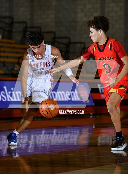 Thumbnail 1 in Los Alamitos vs. Mission Viejo (Mater Dei Extravaganza) photogallery.