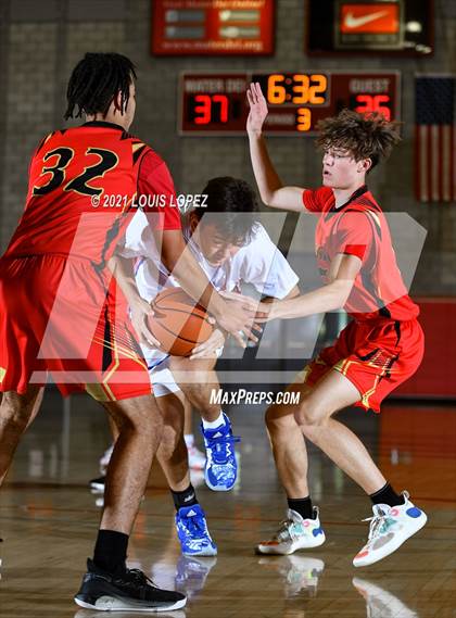 Thumbnail 3 in Los Alamitos vs. Mission Viejo (Mater Dei Extravaganza) photogallery.