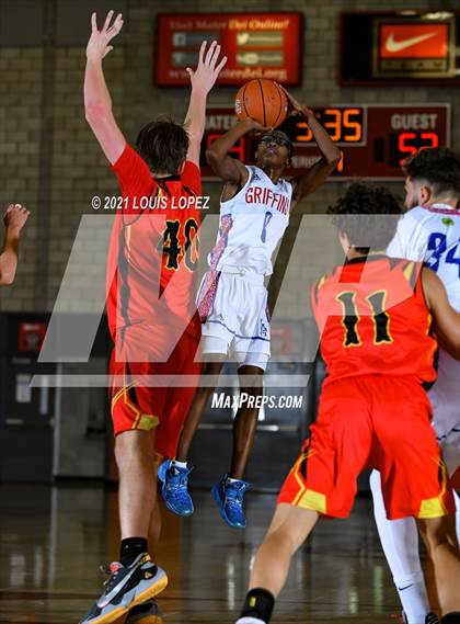 Thumbnail 1 in Los Alamitos vs. Mission Viejo (Mater Dei Extravaganza) photogallery.