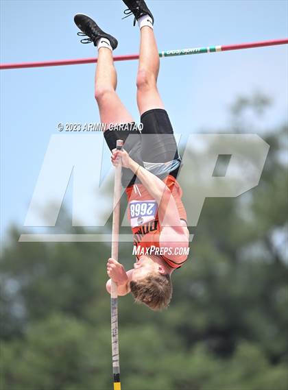 Thumbnail 1 in UIL 4A Track & Field Finals  photogallery.