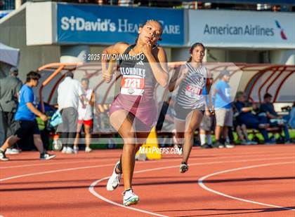 Thumbnail 3 in UIL 1A Girls Track & Field Finals photogallery.