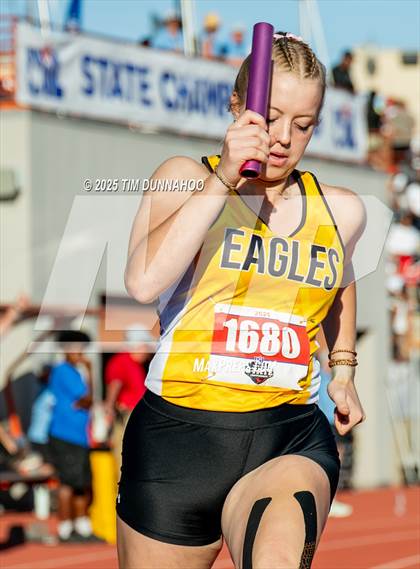 Thumbnail 3 in UIL 1A Girls Track & Field Finals photogallery.