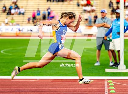 Thumbnail 2 in UIL 1A Girls Track & Field Finals photogallery.