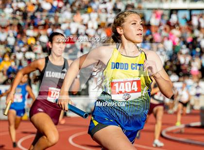 Thumbnail 1 in UIL 1A Girls Track & Field Finals photogallery.