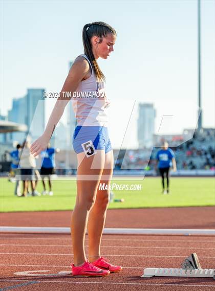 Thumbnail 3 in UIL 1A Girls Track & Field Finals photogallery.