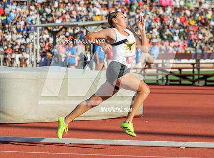 Thumbnail 3 in UIL 1A Girls Track & Field Finals photogallery.