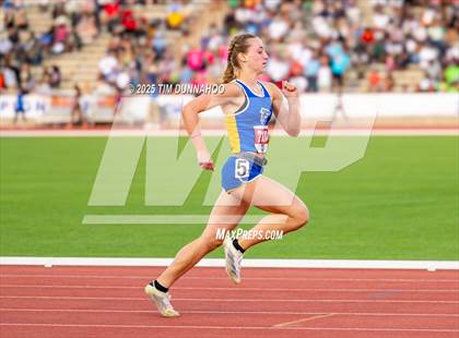Thumbnail 1 in UIL 1A Girls Track & Field Finals photogallery.