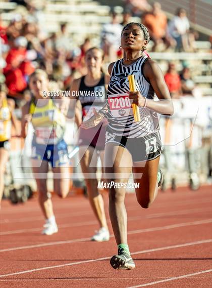 Thumbnail 1 in UIL 1A Girls Track & Field Finals photogallery.