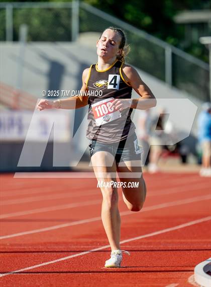 Thumbnail 2 in UIL 1A Girls Track & Field Finals photogallery.