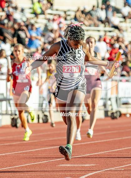 Thumbnail 2 in UIL 1A Girls Track & Field Finals photogallery.
