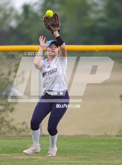 Thumbnail 3 in Muscatine vs Pleasant Valley (Linn-Mar/Alburnett Invitational) photogallery.