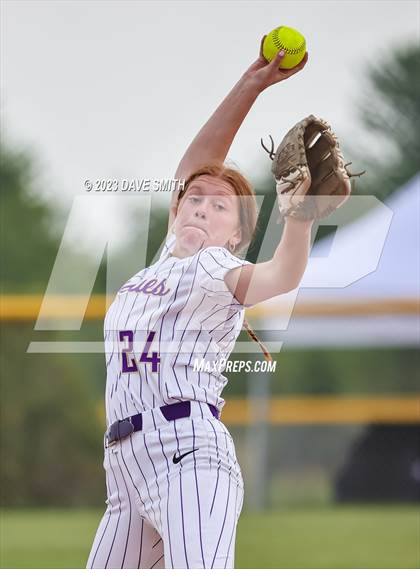 Thumbnail 1 in Muscatine vs Pleasant Valley (Linn-Mar/Alburnett Invitational) photogallery.