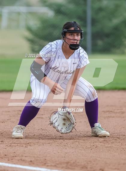 Thumbnail 2 in Muscatine vs Pleasant Valley (Linn-Mar/Alburnett Invitational) photogallery.