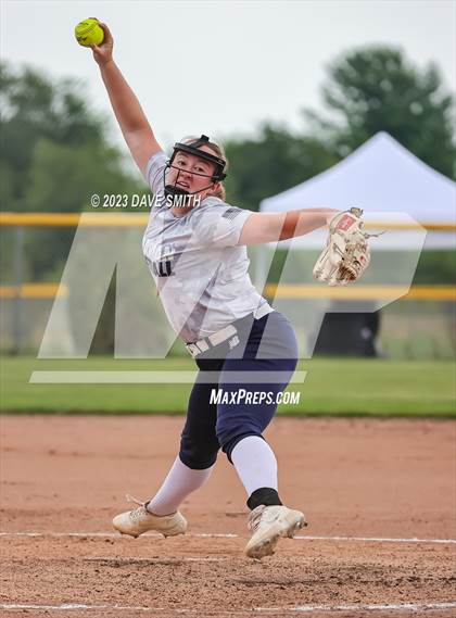 Thumbnail 2 in Muscatine vs Pleasant Valley (Linn-Mar/Alburnett Invitational) photogallery.