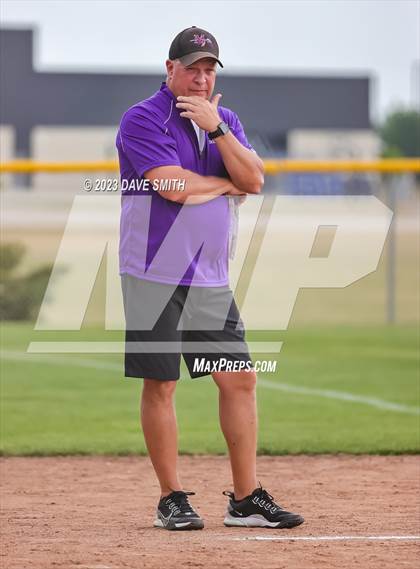 Thumbnail 2 in Muscatine vs Pleasant Valley (Linn-Mar/Alburnett Invitational) photogallery.