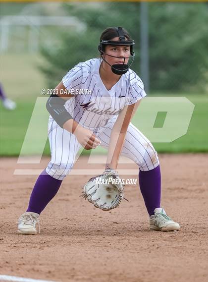 Thumbnail 3 in Muscatine vs Pleasant Valley (Linn-Mar/Alburnett Invitational) photogallery.
