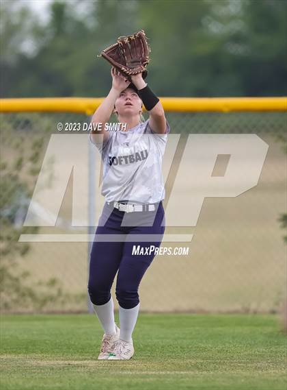 Thumbnail 2 in Muscatine vs Pleasant Valley (Linn-Mar/Alburnett Invitational) photogallery.