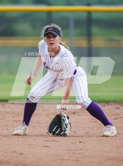 Thumbnail 2 in Muscatine vs Pleasant Valley (Linn-Mar/Alburnett Invitational) photogallery.