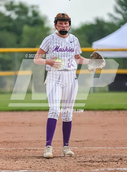 Thumbnail 1 in Muscatine vs Pleasant Valley (Linn-Mar/Alburnett Invitational) photogallery.