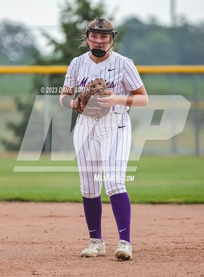Thumbnail 3 in Muscatine vs Pleasant Valley (Linn-Mar/Alburnett Invitational) photogallery.