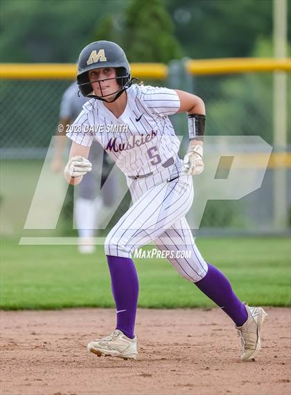 Thumbnail 1 in Muscatine vs Pleasant Valley (Linn-Mar/Alburnett Invitational) photogallery.