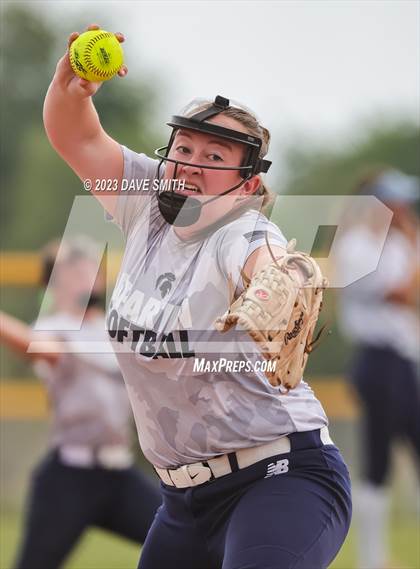 Thumbnail 2 in Muscatine vs Pleasant Valley (Linn-Mar/Alburnett Invitational) photogallery.