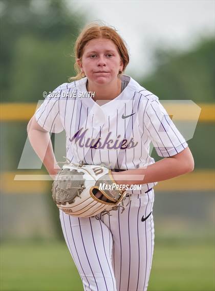 Thumbnail 2 in Muscatine vs Pleasant Valley (Linn-Mar/Alburnett Invitational) photogallery.