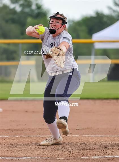 Thumbnail 3 in Muscatine vs Pleasant Valley (Linn-Mar/Alburnett Invitational) photogallery.