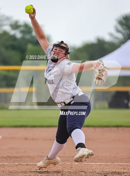 Thumbnail 3 in Muscatine vs Pleasant Valley (Linn-Mar/Alburnett Invitational) photogallery.