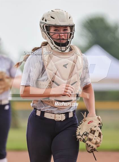 Thumbnail 3 in Muscatine vs Pleasant Valley (Linn-Mar/Alburnett Invitational) photogallery.
