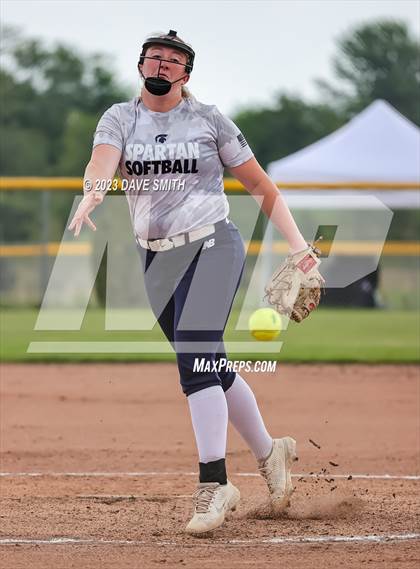 Thumbnail 1 in Muscatine vs Pleasant Valley (Linn-Mar/Alburnett Invitational) photogallery.