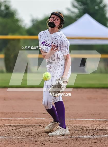 Thumbnail 1 in Muscatine vs Pleasant Valley (Linn-Mar/Alburnett Invitational) photogallery.