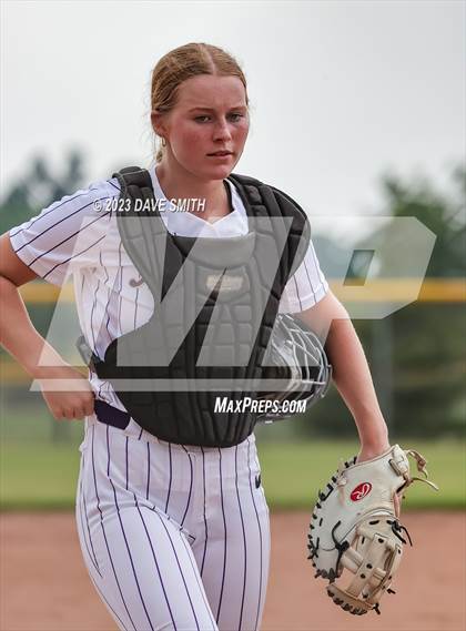 Thumbnail 2 in Muscatine vs Pleasant Valley (Linn-Mar/Alburnett Invitational) photogallery.
