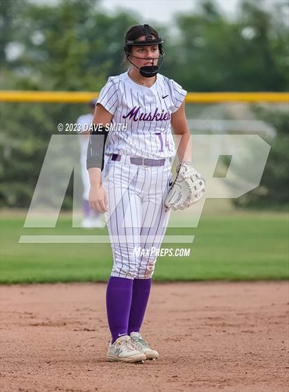 Thumbnail 1 in Muscatine vs Pleasant Valley (Linn-Mar/Alburnett Invitational) photogallery.