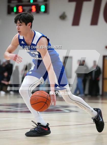 Thumbnail 3 in Central Catholic vs Nolan Catholic (TAPPS 6A Area Playoff) photogallery.