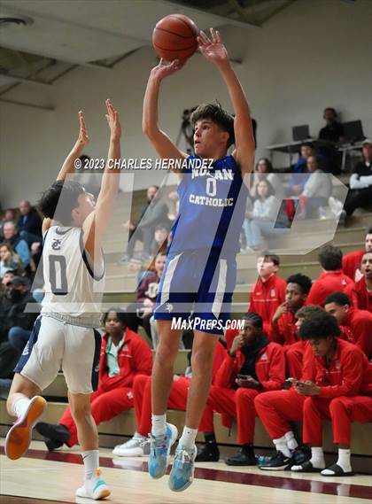 Thumbnail 3 in Central Catholic vs Nolan Catholic (TAPPS 6A Area Playoff) photogallery.