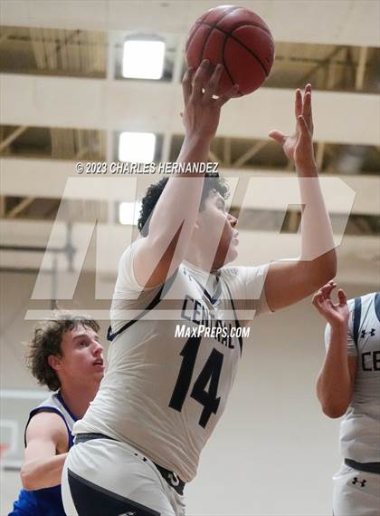 Thumbnail 3 in Central Catholic vs Nolan Catholic (TAPPS 6A Area Playoff) photogallery.