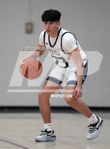 Thumbnail 1 in Central Catholic vs Nolan Catholic (TAPPS 6A Area Playoff) photogallery.