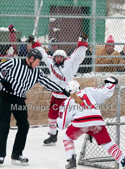 Thumbnail 2 in Coon Rapids @ Blaine (Outdoor Classic) photogallery.