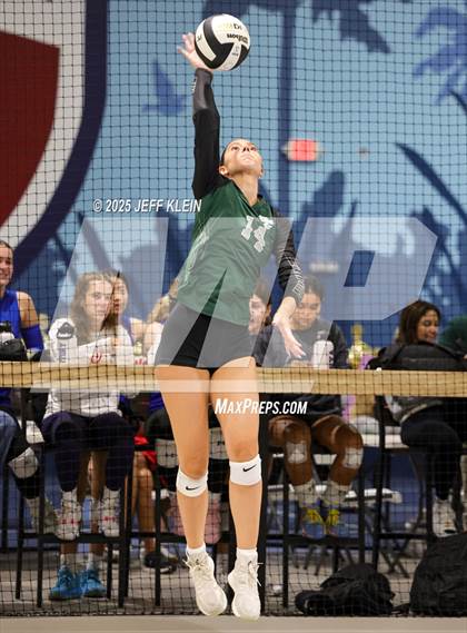 Thumbnail 2 in Pine Crest vs Coral Springs Charter (South Florida Showdown) photogallery.