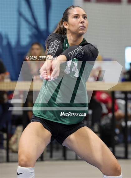 Thumbnail 1 in Pine Crest vs Coral Springs Charter (South Florida Showdown) photogallery.
