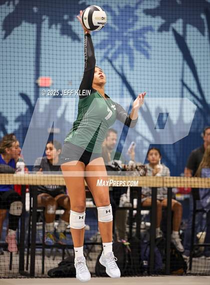 Thumbnail 3 in Pine Crest vs Coral Springs Charter (South Florida Showdown) photogallery.